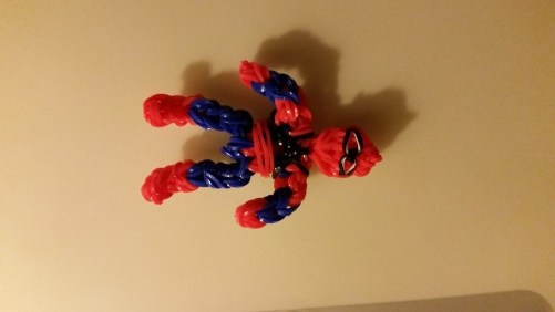 Spiderman aus Loom Bändern